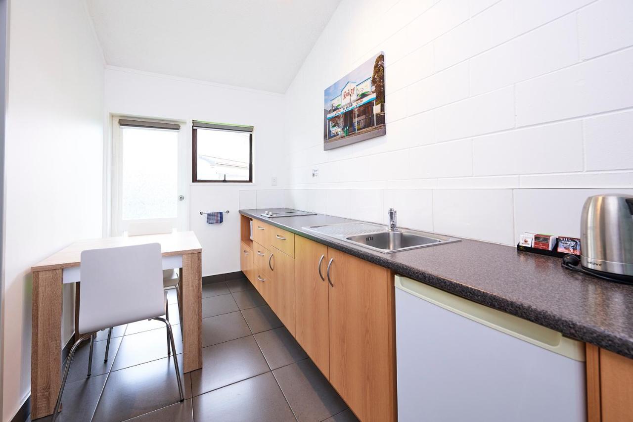טאורנגה Cobblestone Court Motel - Wenzel Motels מראה חיצוני תמונה