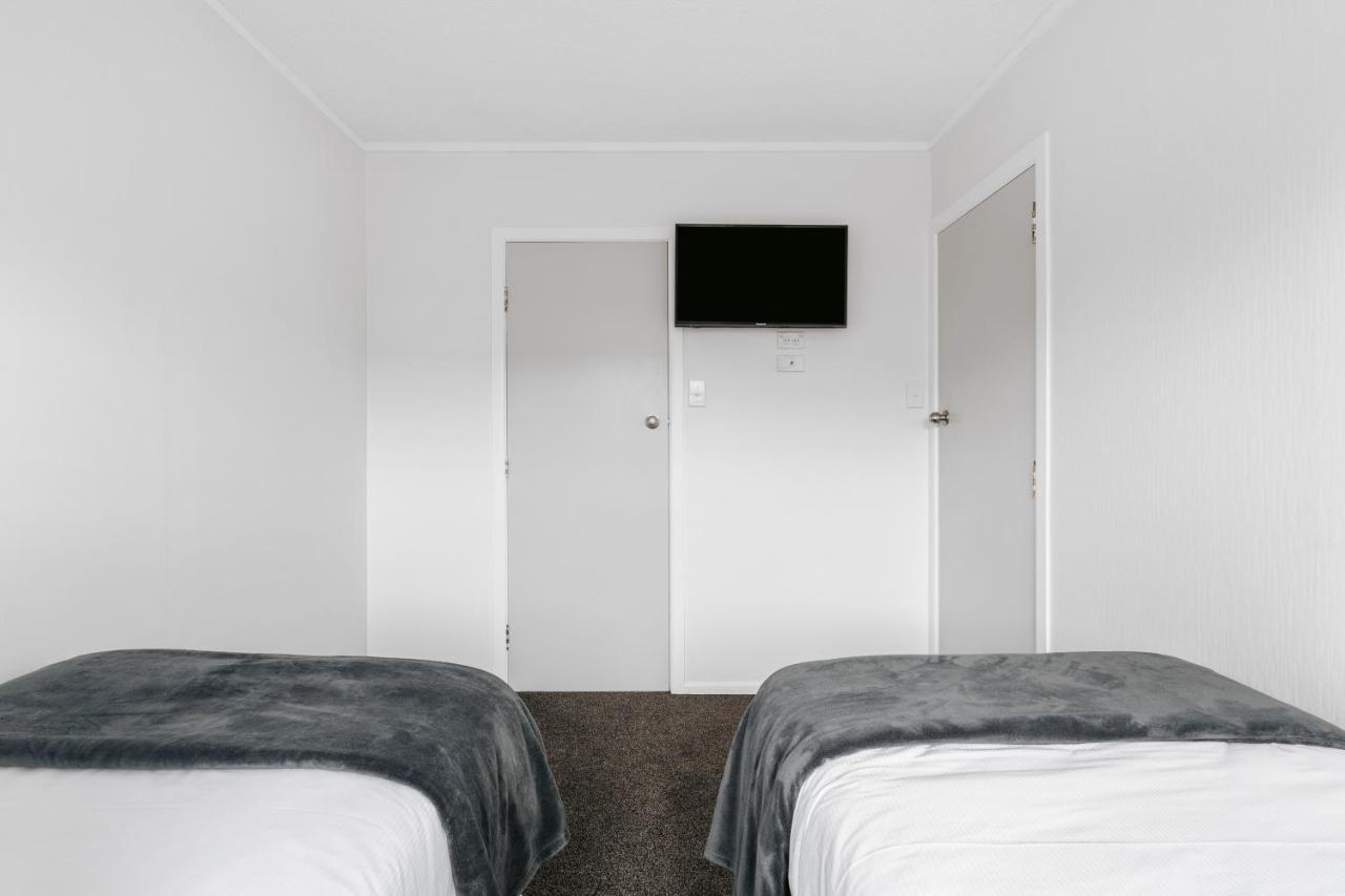 טאורנגה Cobblestone Court Motel - Wenzel Motels מראה חיצוני תמונה