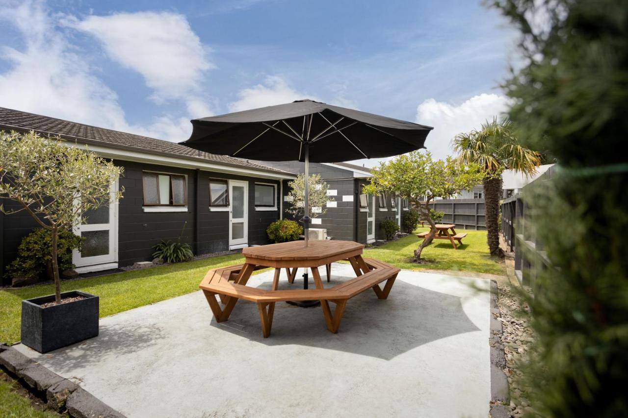 טאורנגה Cobblestone Court Motel - Wenzel Motels מראה חיצוני תמונה