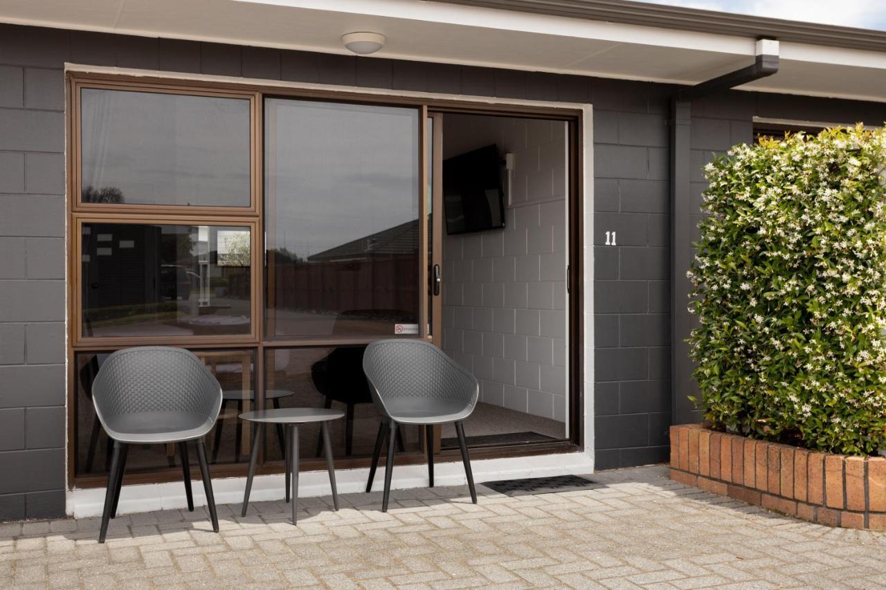טאורנגה Cobblestone Court Motel - Wenzel Motels מראה חיצוני תמונה