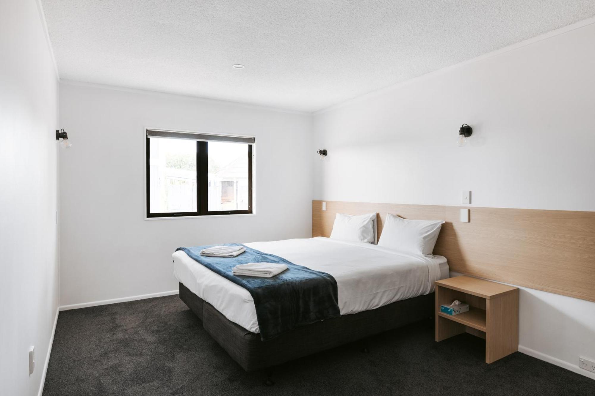 טאורנגה Cobblestone Court Motel - Wenzel Motels מראה חיצוני תמונה