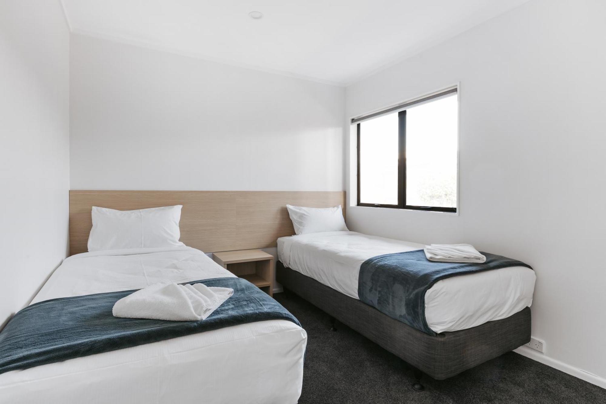 טאורנגה Cobblestone Court Motel - Wenzel Motels מראה חיצוני תמונה