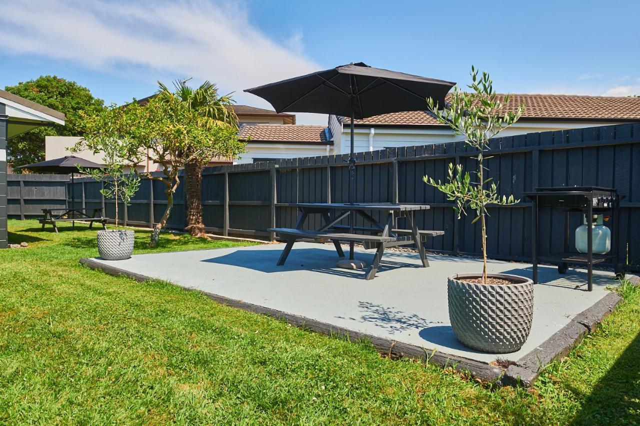 טאורנגה Cobblestone Court Motel - Wenzel Motels מראה חיצוני תמונה